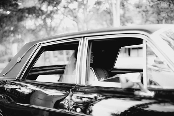 Carro clássico no casamento de Ester e Miranda